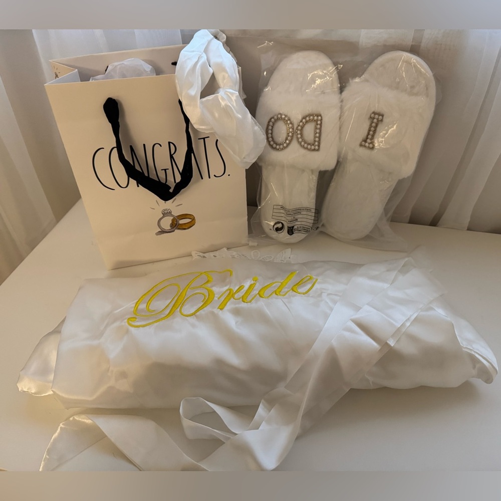 White Bride Robe and Slippers Set and gift bag